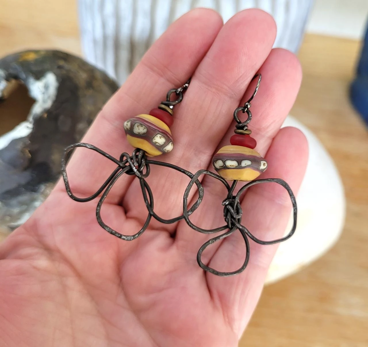 Clover charms made of wrought iron for these spectacular earrings.. – photo 3